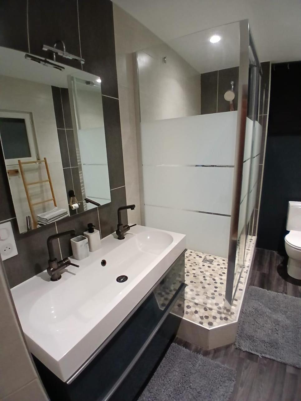 Le Charme Des Berceaux Apartman Épernay Kültér fotó